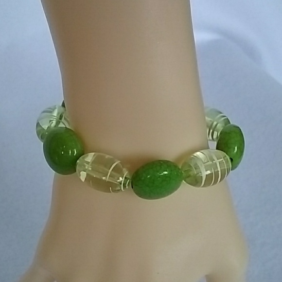 Occasion Creations Co Jewelry - Chunky green beaded stretch bracelet